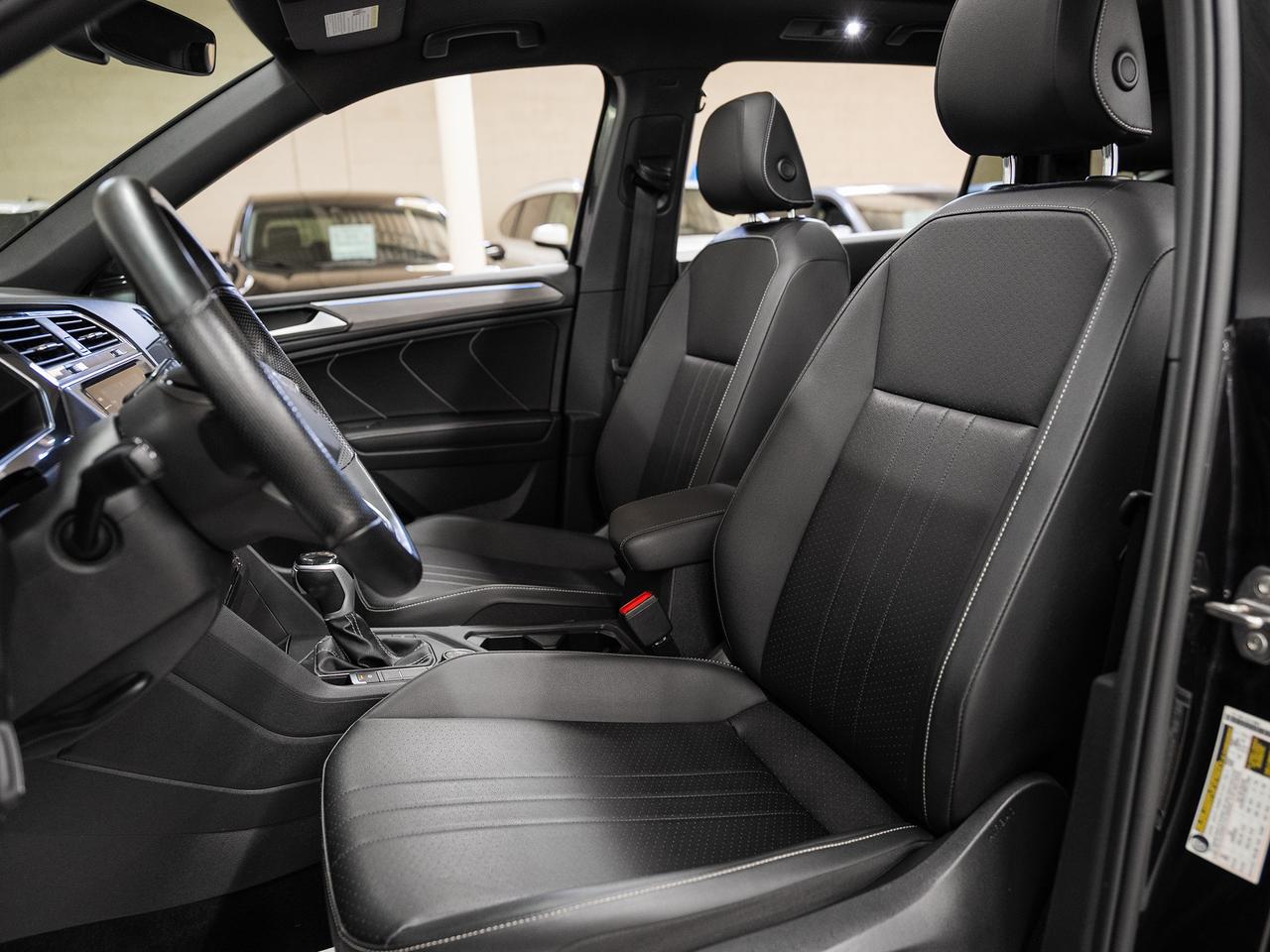 2023 Volkswagen Tiguan COMFORTLINE R-LINE AWD | BLK Edition | Pano roof