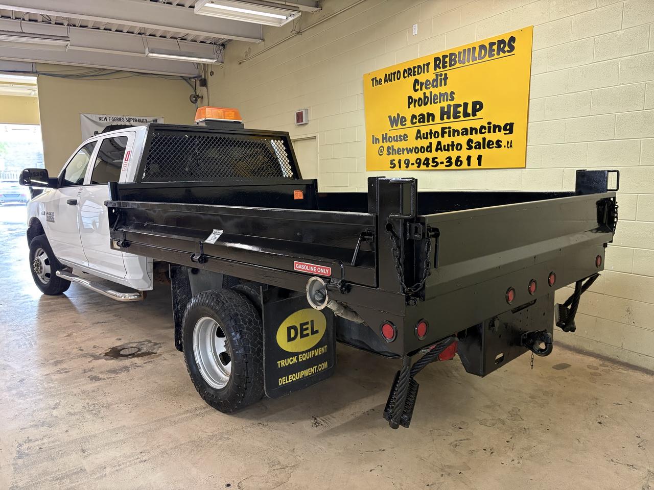 2017 RAM 3500 ST Photo3