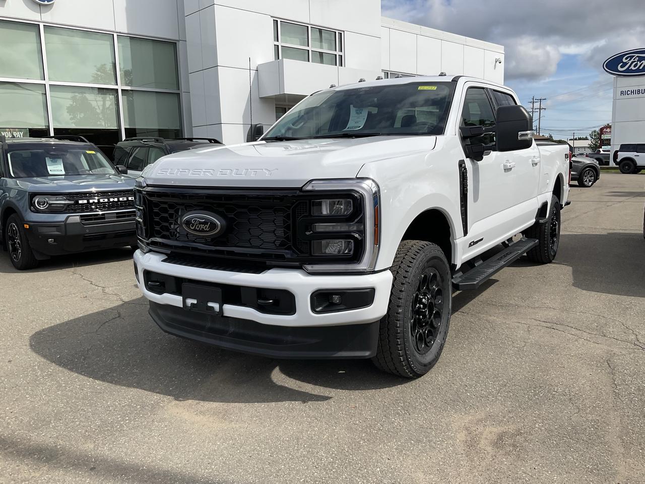 2026 Ford F-350 Super Duty SRW XLT Photo0
