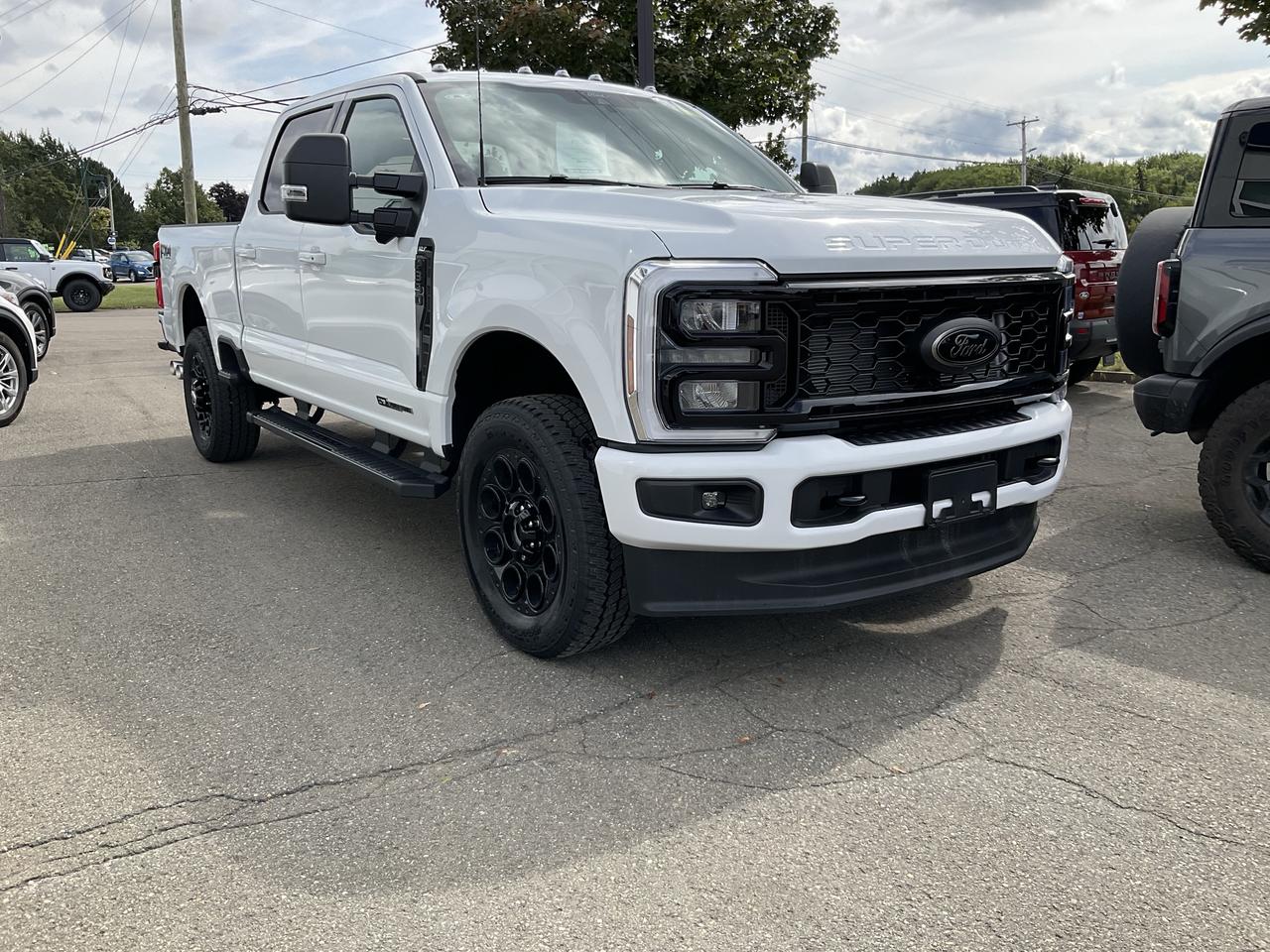 2026 Ford F-350 Super Duty SRW XLT Photo2