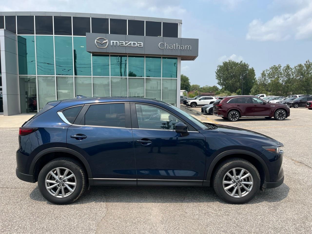2025 Mazda CX-5 GS Apple CarPlay | Blind Spot Monitoring | Heated Steering Wheel Photo3