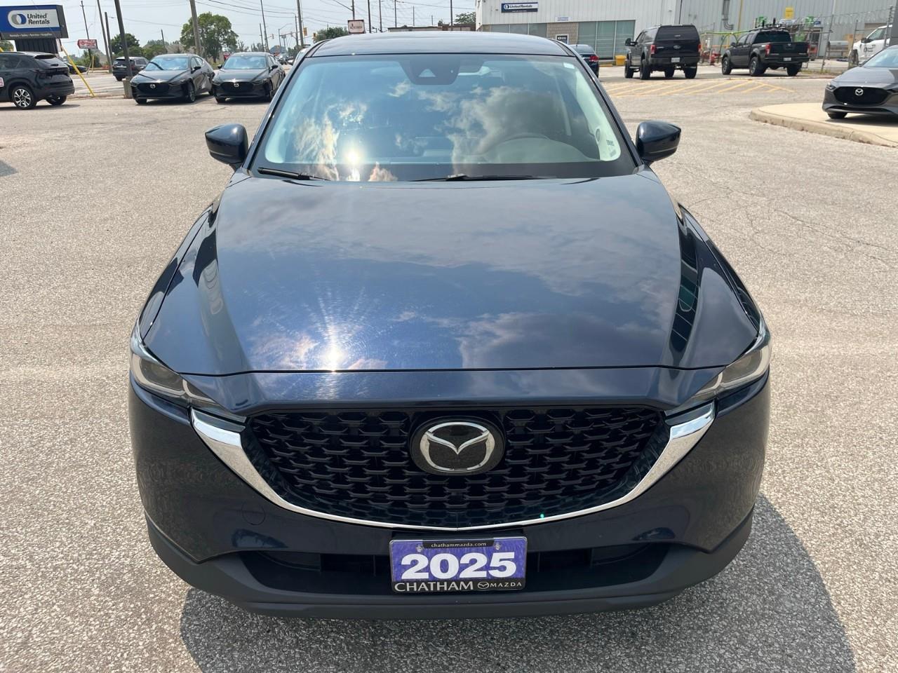 2025 Mazda CX-5 GS Apple CarPlay | Blind Spot Monitoring | Heated Steering Wheel Photo5