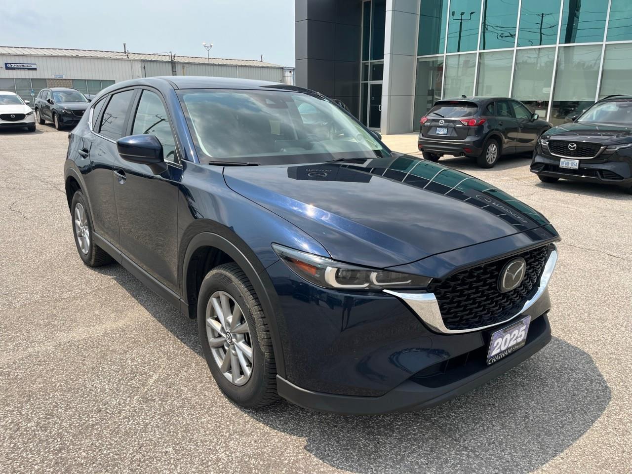 2025 Mazda CX-5 GS Apple CarPlay | Blind Spot Monitoring | Heated Steering Wheel Photo2