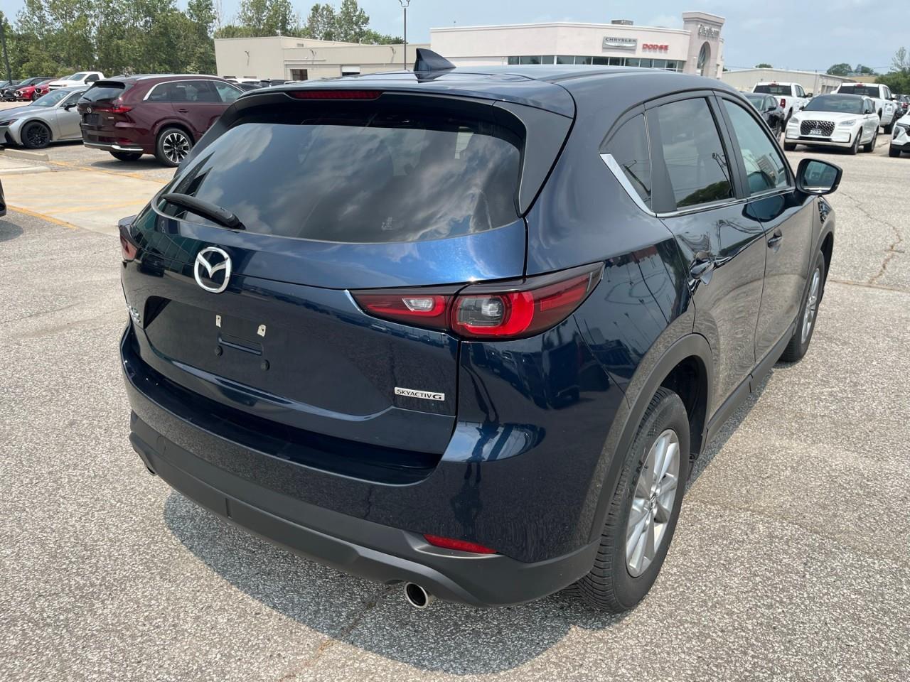 2025 Mazda CX-5 GS Apple CarPlay | Blind Spot Monitoring | Heated Steering Wheel Photo