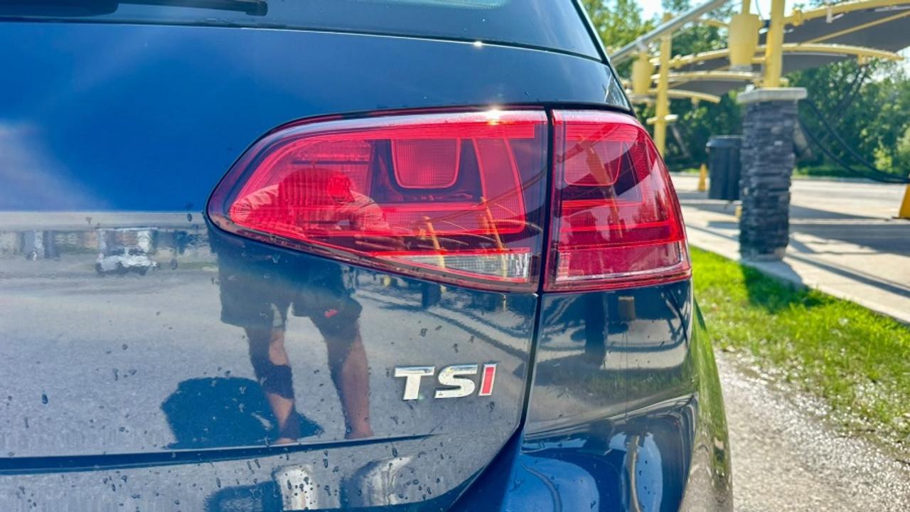2017 Volkswagen Golf * S * MANUAL * MUST SEE * S Photo3