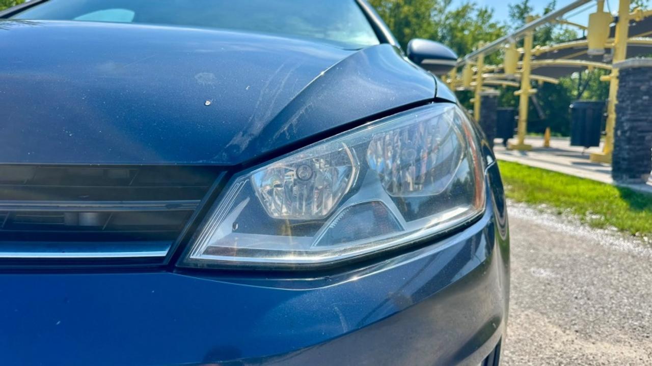 2017 Volkswagen Golf * S * MANUAL * MUST SEE * S Photo