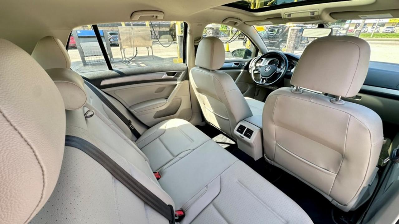 2017 Volkswagen Golf * S * MANUAL * MUST SEE * S Photo