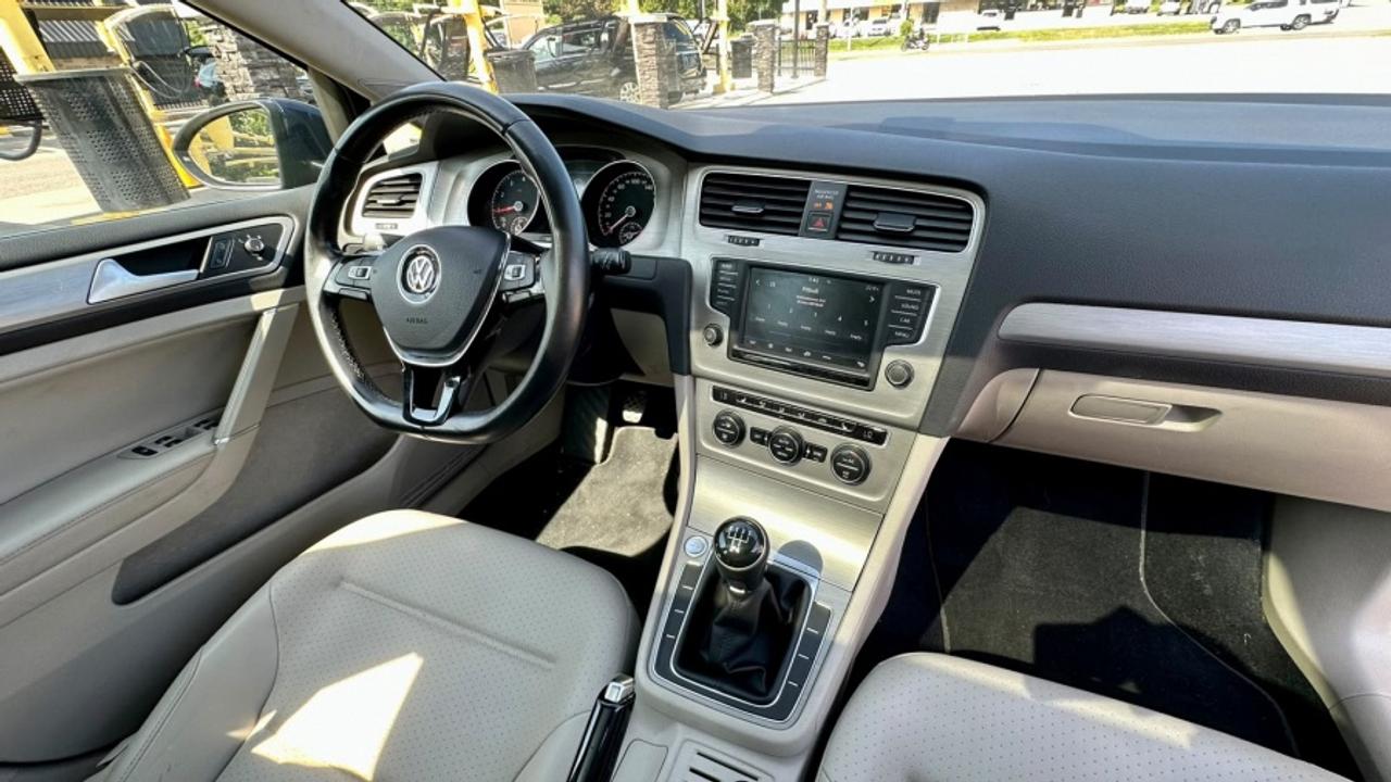 2017 Volkswagen Golf * S * MANUAL * MUST SEE * S Photo