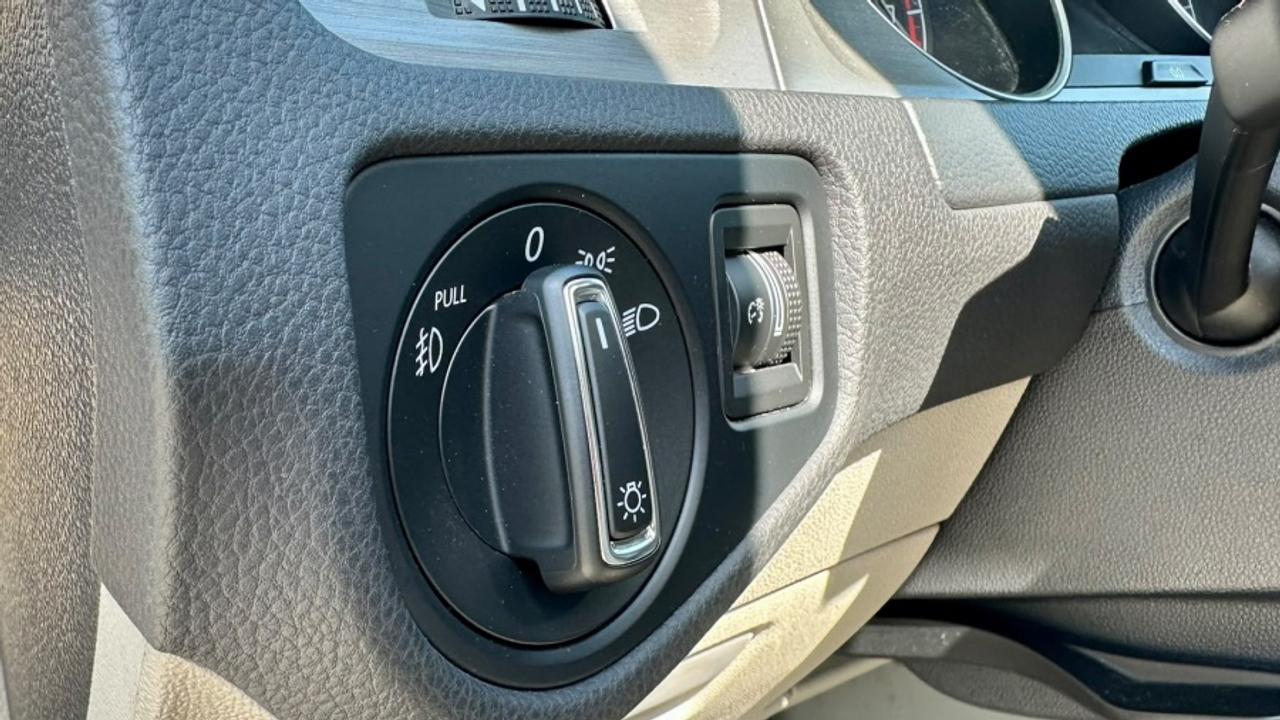 2017 Volkswagen Golf * S * MANUAL * MUST SEE * S Photo