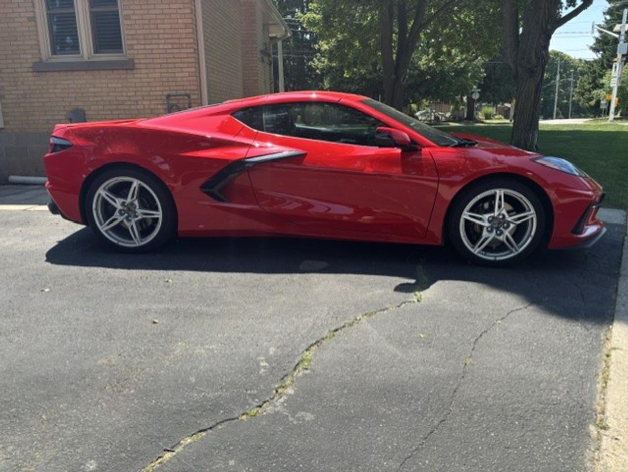 2025 Chevrolet Corvette 1LT Photo2