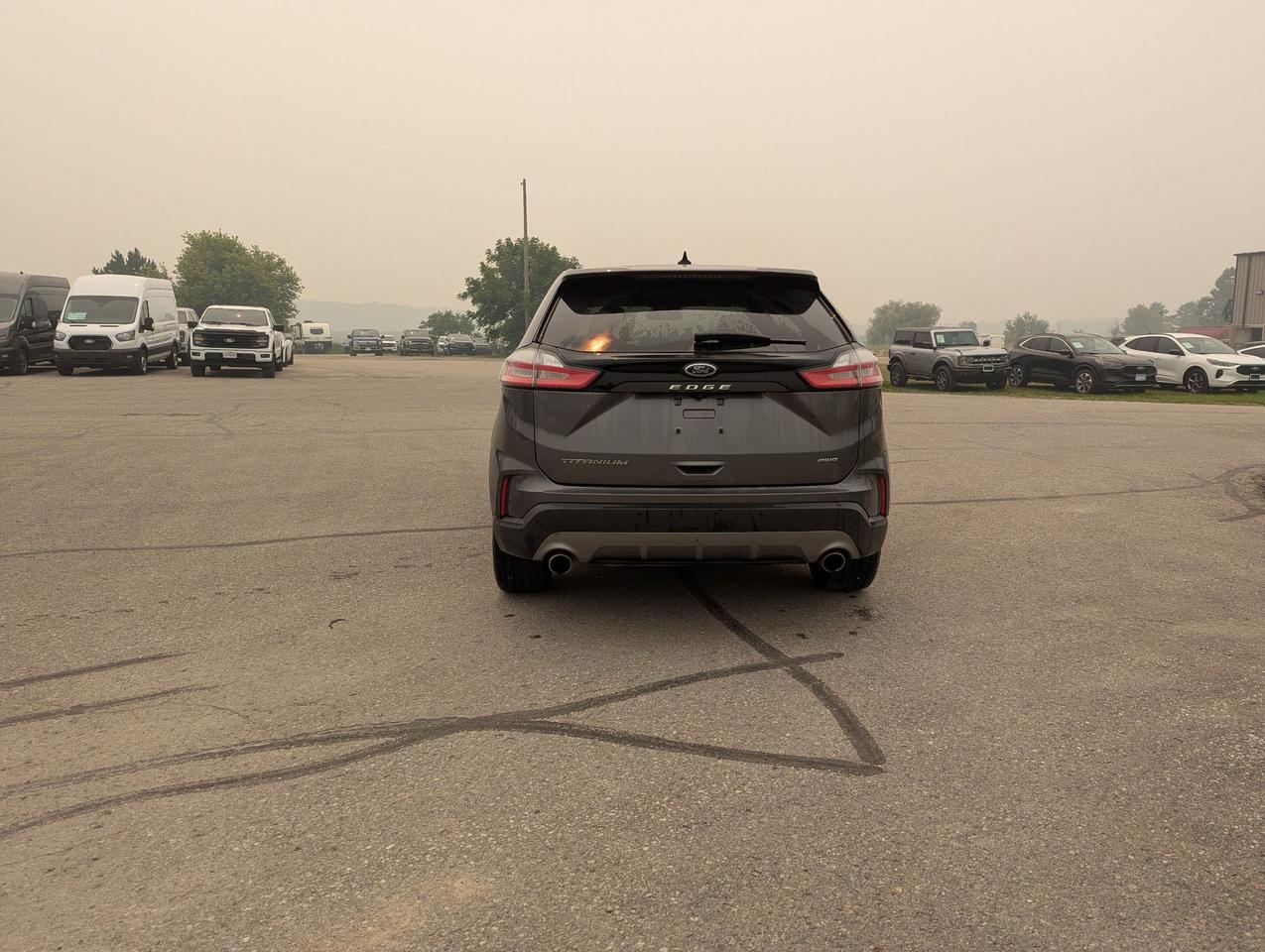 2023 Ford Edge Titanium AWD Photo4