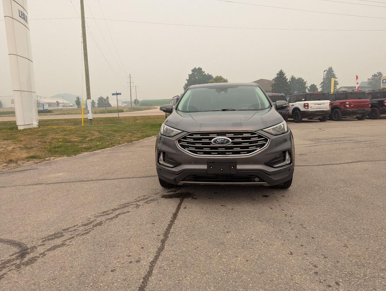 2023 Ford Edge Titanium AWD Photo1