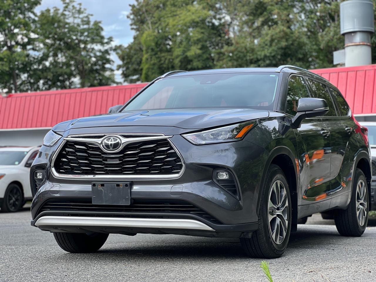 2020 Toyota Highlander XLE AWD - Photo #1