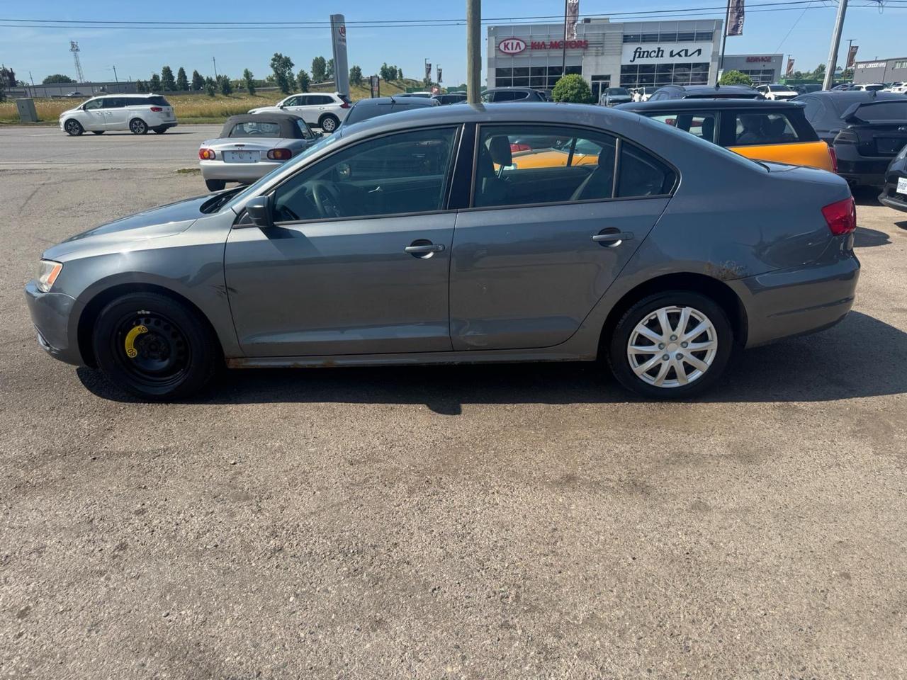 2011 Volkswagen Jetta AS IS SPECIAL, TRENDLINE, AUTO, ONLY 114KMS Photo