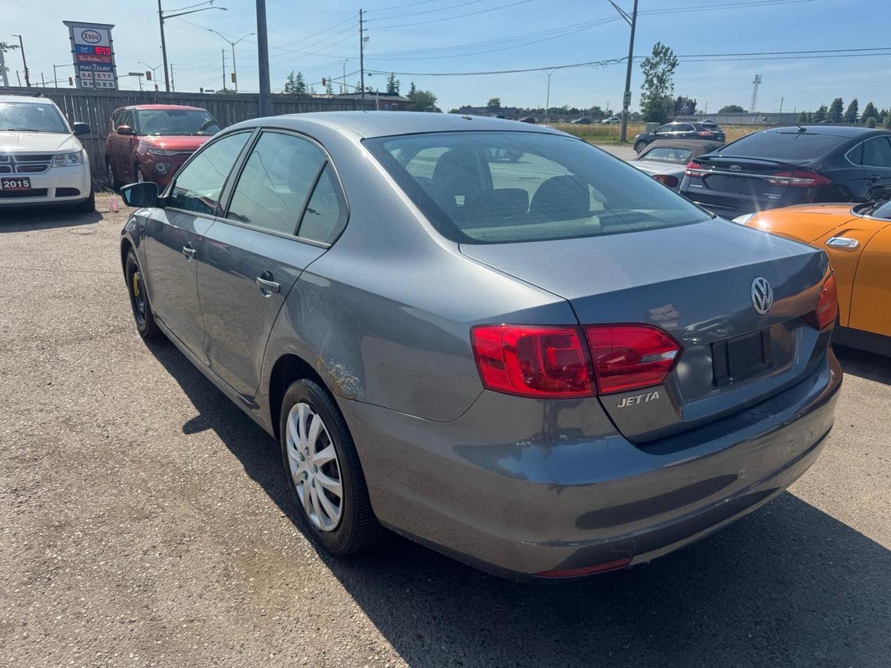 2011 Volkswagen Jetta AS IS SPECIAL, TRENDLINE, AUTO, ONLY 114KMS Photo2