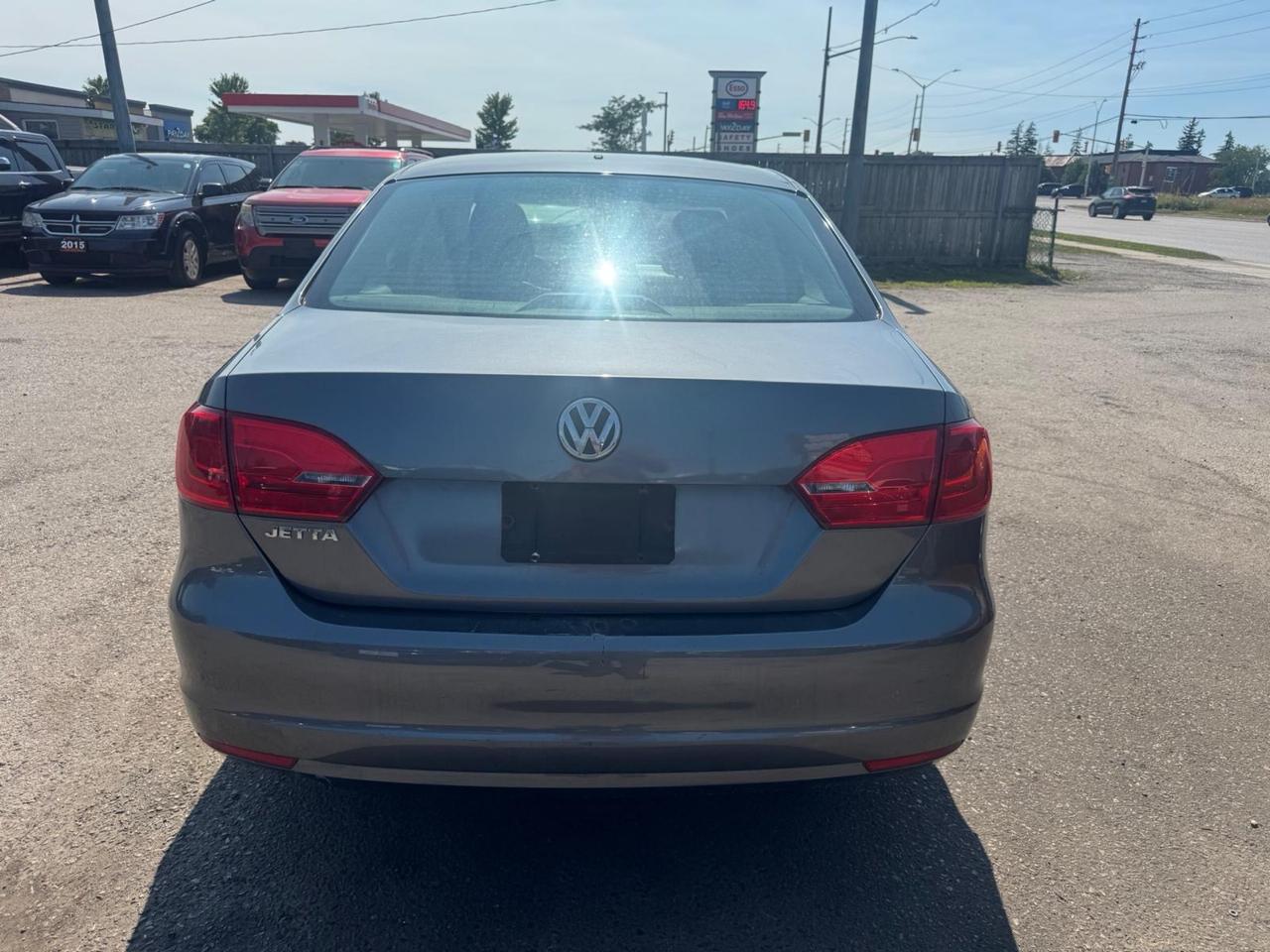 2011 Volkswagen Jetta AS IS SPECIAL, TRENDLINE, AUTO, ONLY 114KMS Photo3