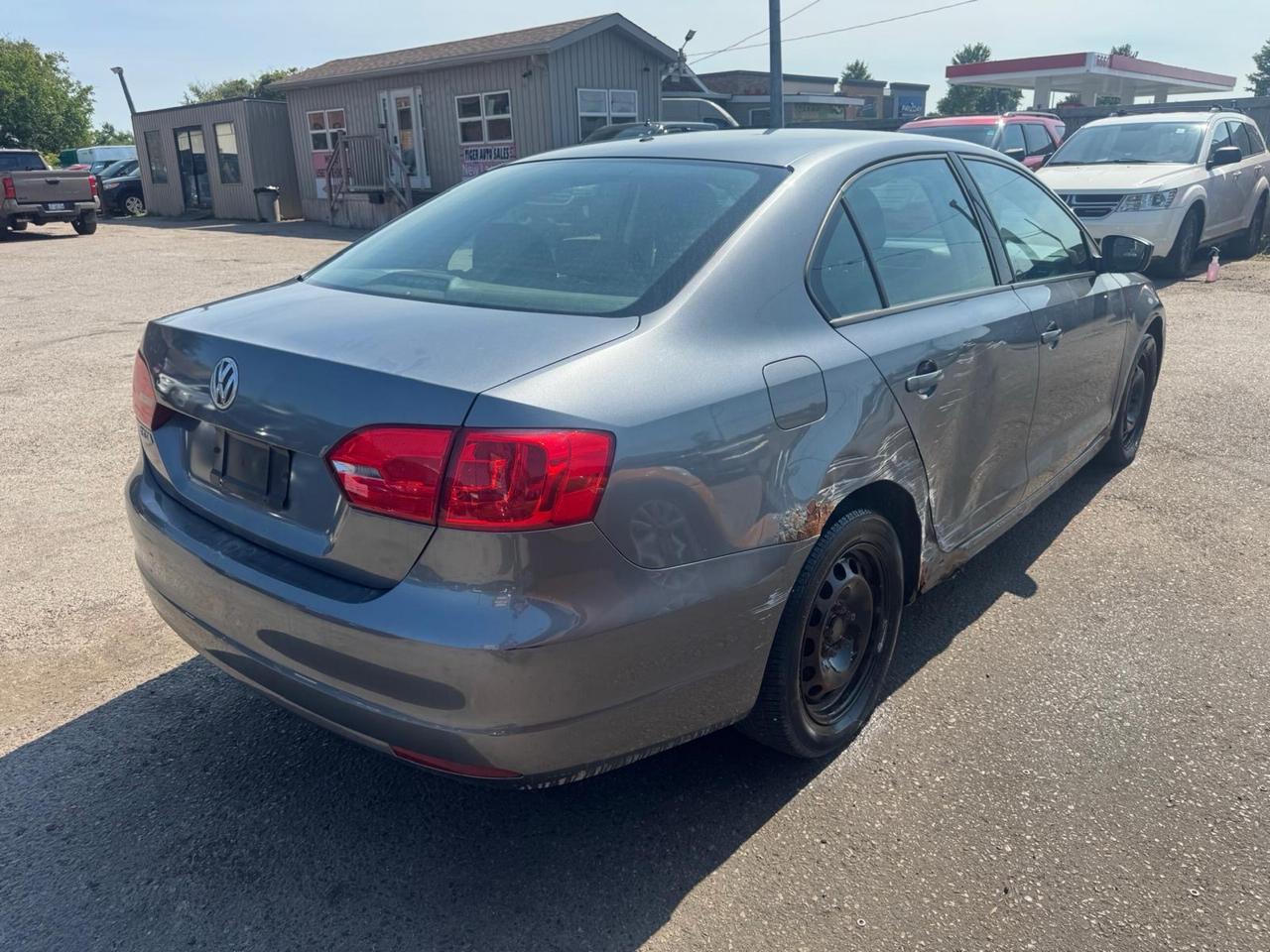 2011 Volkswagen Jetta AS IS SPECIAL, TRENDLINE, AUTO, ONLY 114KMS Photo