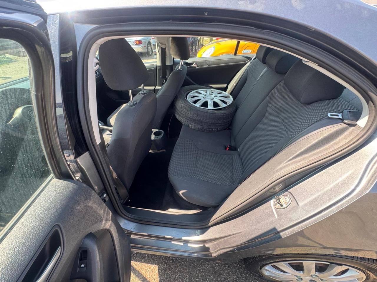 2011 Volkswagen Jetta AS IS SPECIAL, TRENDLINE, AUTO, ONLY 114KMS Photo