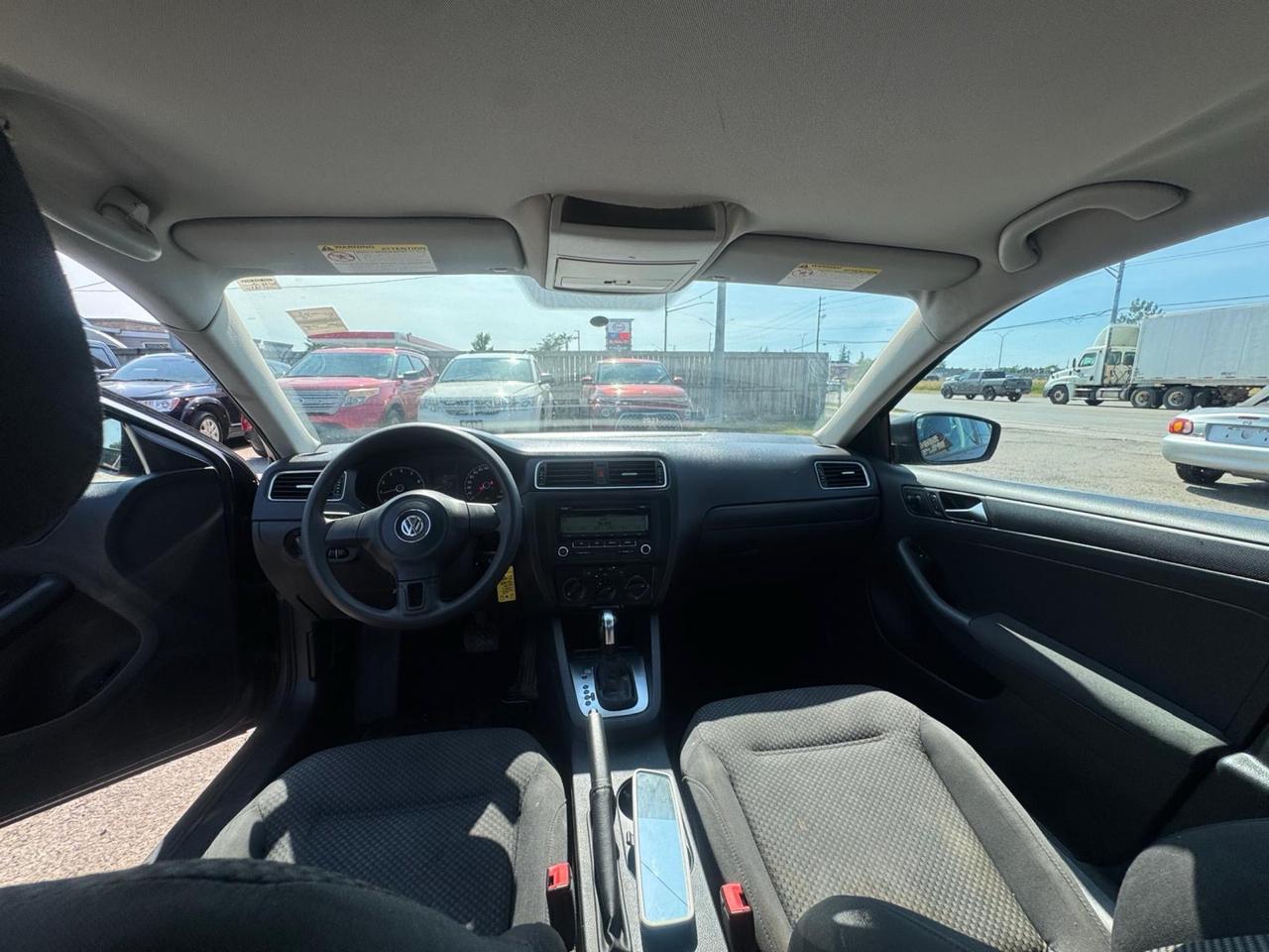 2011 Volkswagen Jetta AS IS SPECIAL, TRENDLINE, AUTO, ONLY 114KMS Photo