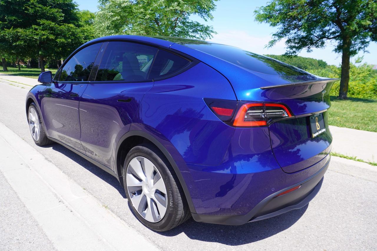 2021 Tesla Model Y AWD / LR / IMMACULATE / NO MORE GAS!!! / RELIABLE Photo2