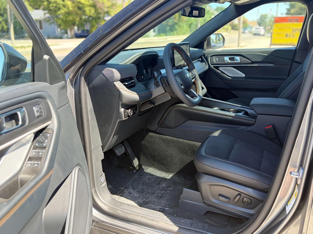 2026 Ford Explorer TREMOR 4WD 800A Photo