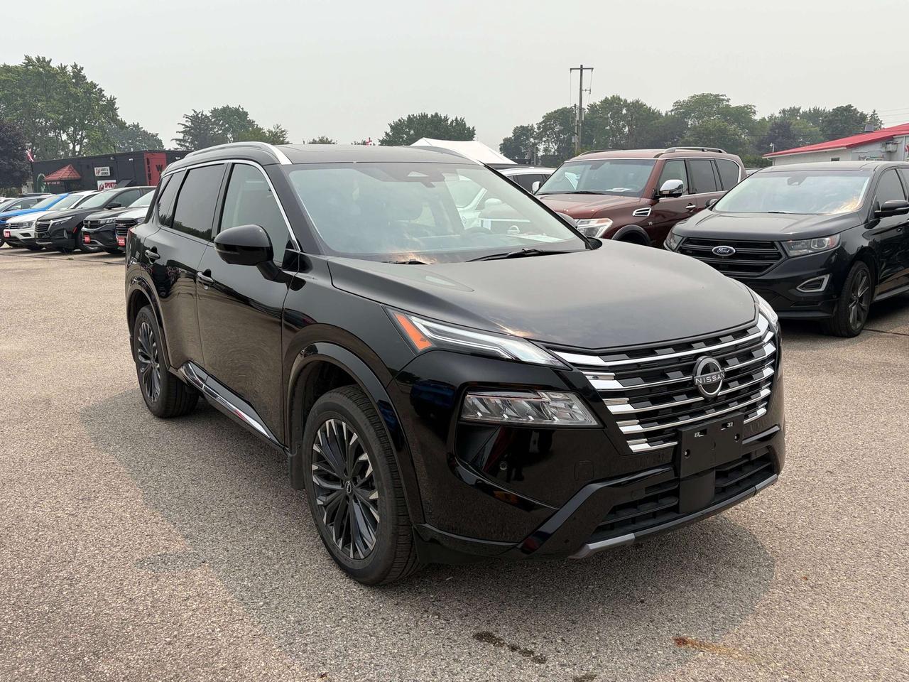 2026 Nissan Rogue PLATINUM, CLEAN CARFAX, SUNROOF, REMOTE START! Photo
