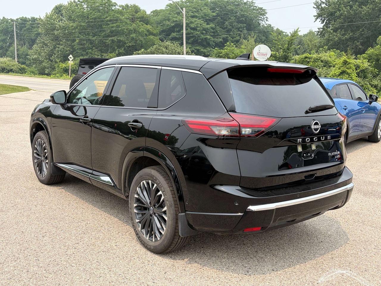 2026 Nissan Rogue PLATINUM, CLEAN CARFAX, SUNROOF, REMOTE START! - Photo #6