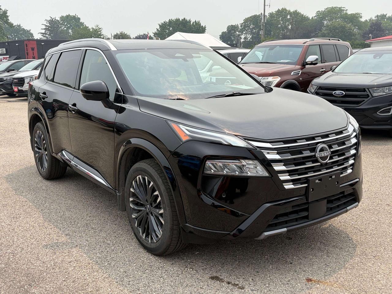 2026 Nissan Rogue PLATINUM, CLEAN CARFAX, SUNROOF, REMOTE START! - Photo #9