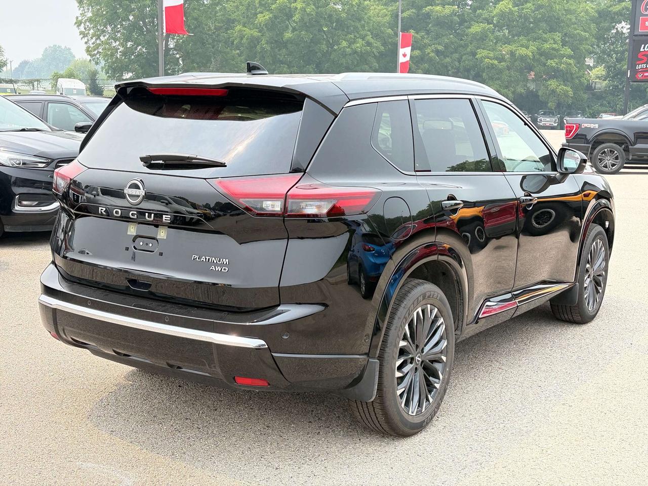 2026 Nissan Rogue PLATINUM, CLEAN CARFAX, SUNROOF, REMOTE START! - Photo #8