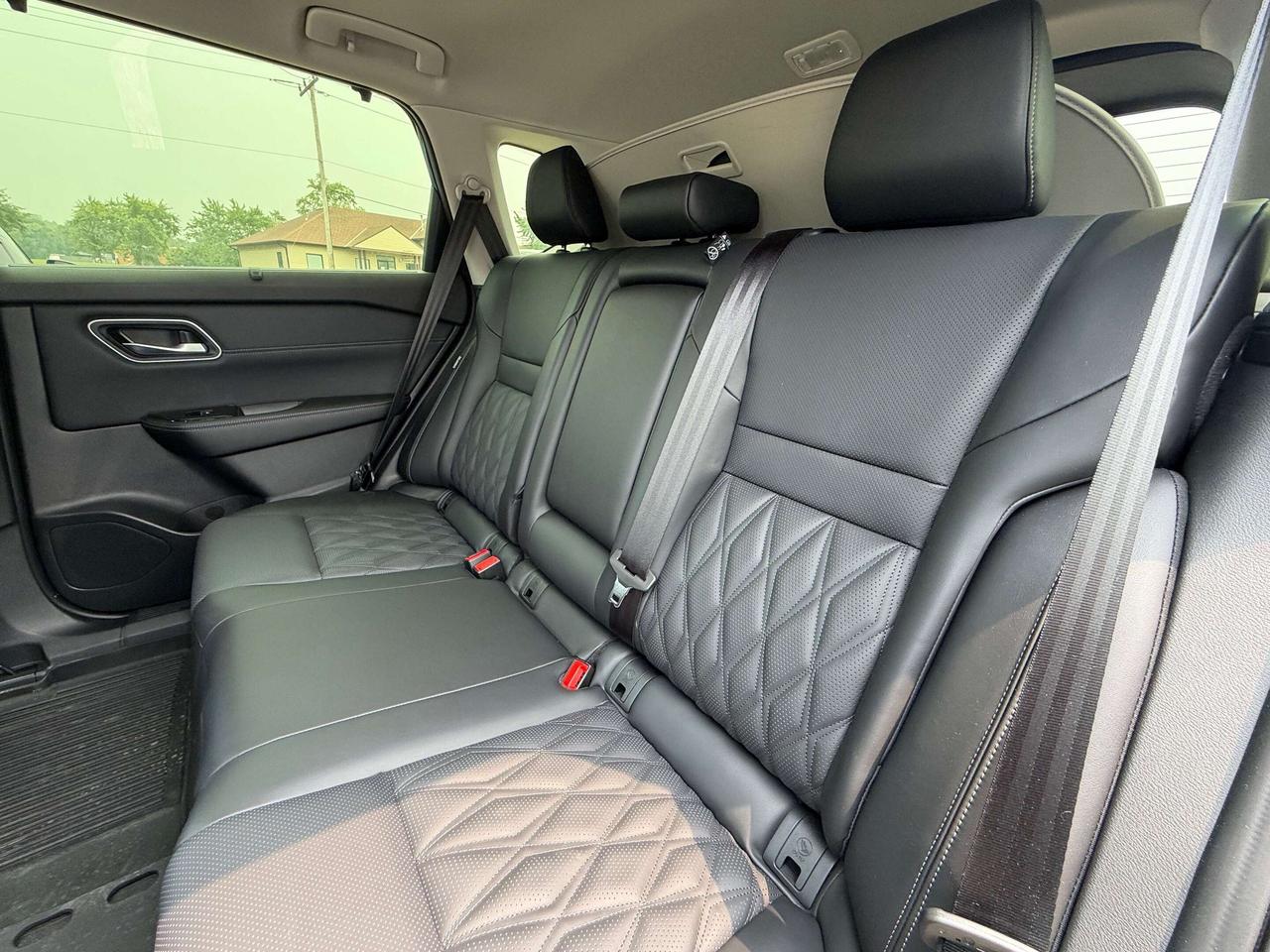2026 Nissan Rogue PLATINUM, CLEAN CARFAX, SUNROOF, REMOTE START! - Photo #14