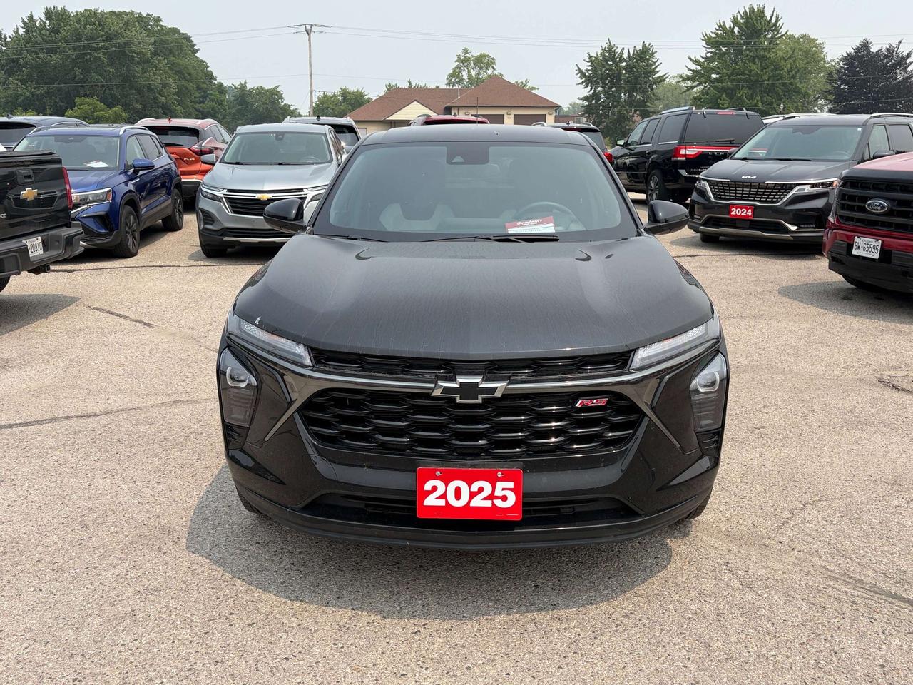 2025 Chevrolet Trax RS, REMOTE START, HEATED SEATS, BACK UP CAMERA! Photo