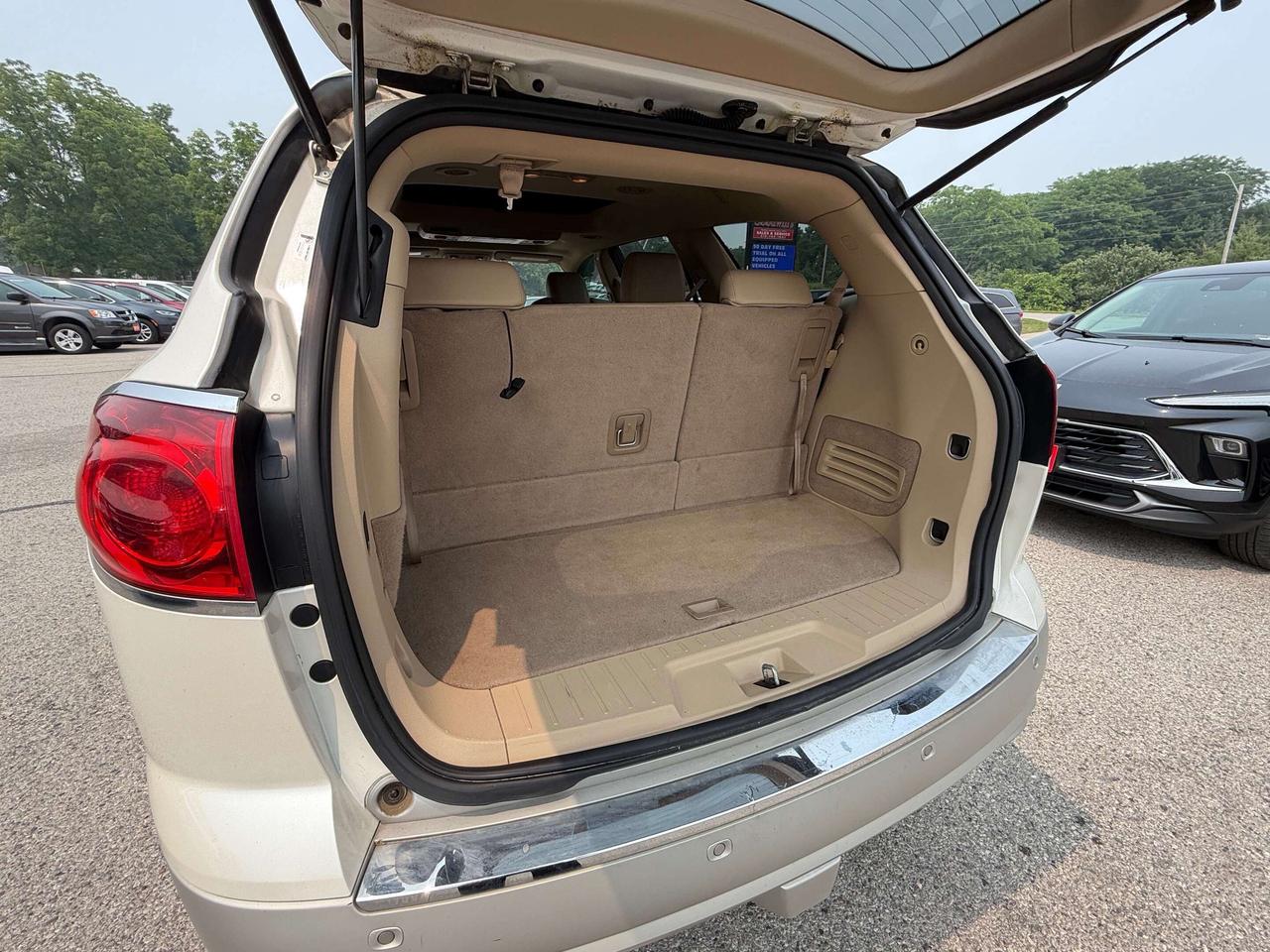 2012 Buick Enclave CX-L, 7 PASS, REMOTE START, LEATHER, SUNROOF! Photo