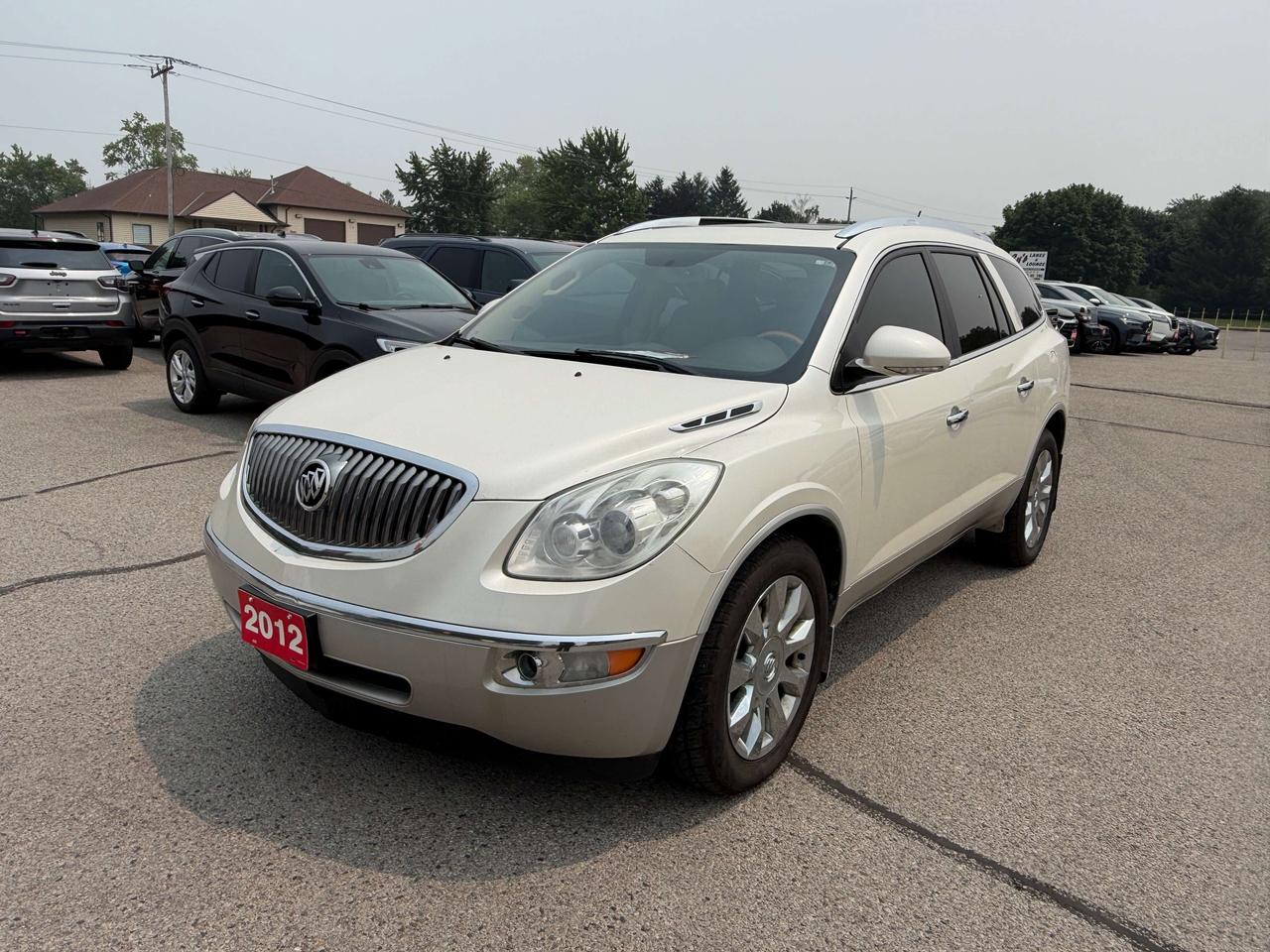 2012 Buick Enclave CX-L, 7 PASS, REMOTE START, LEATHER, SUNROOF! Photo