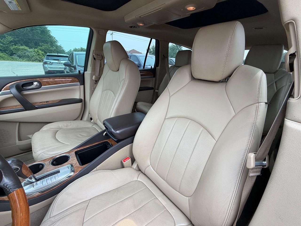 2012 Buick Enclave CX-L, 7 PASS, REMOTE START, LEATHER, SUNROOF! Photo