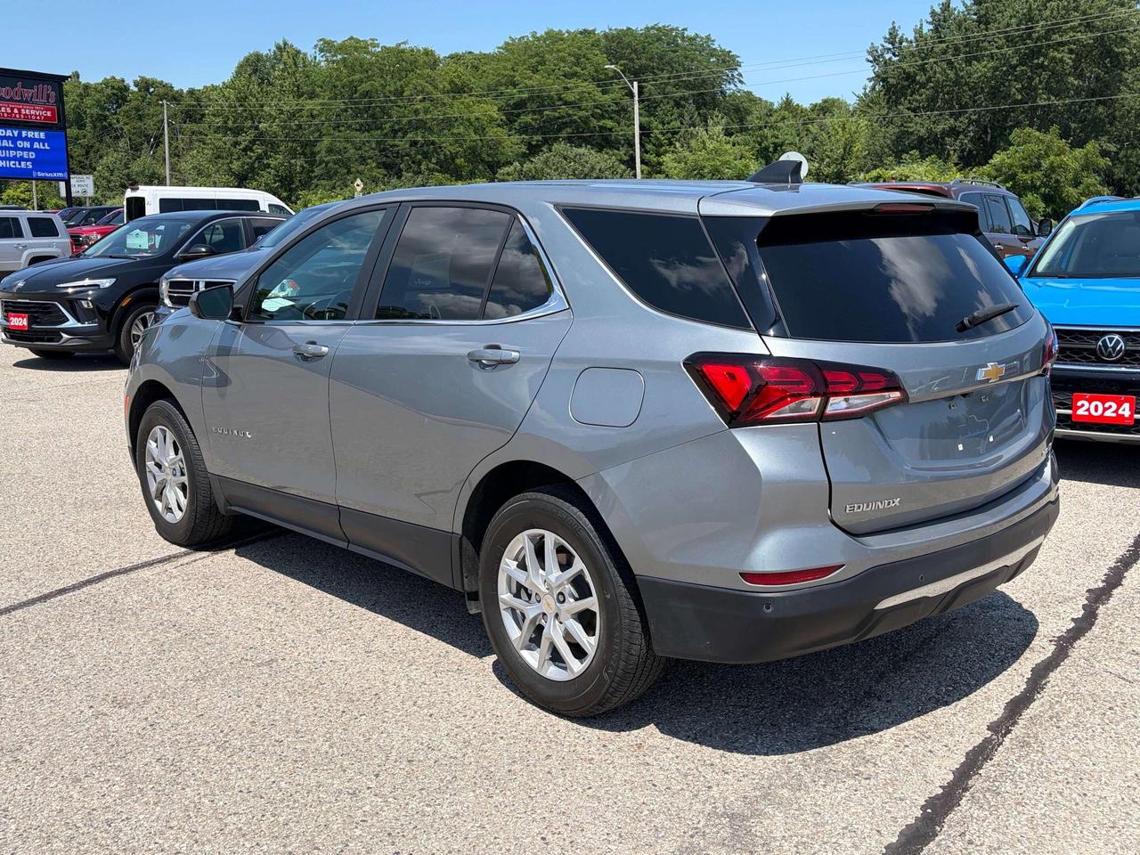 2024 Chevrolet Equinox LT, CLEAN CARFAX, REMOTE START, HEATED SEATS! Photo