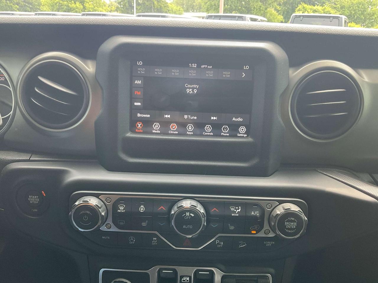 2019 Jeep Wrangler Unlimited SAFETY GROUP / HEATED SEATS / REMOTE START Photo