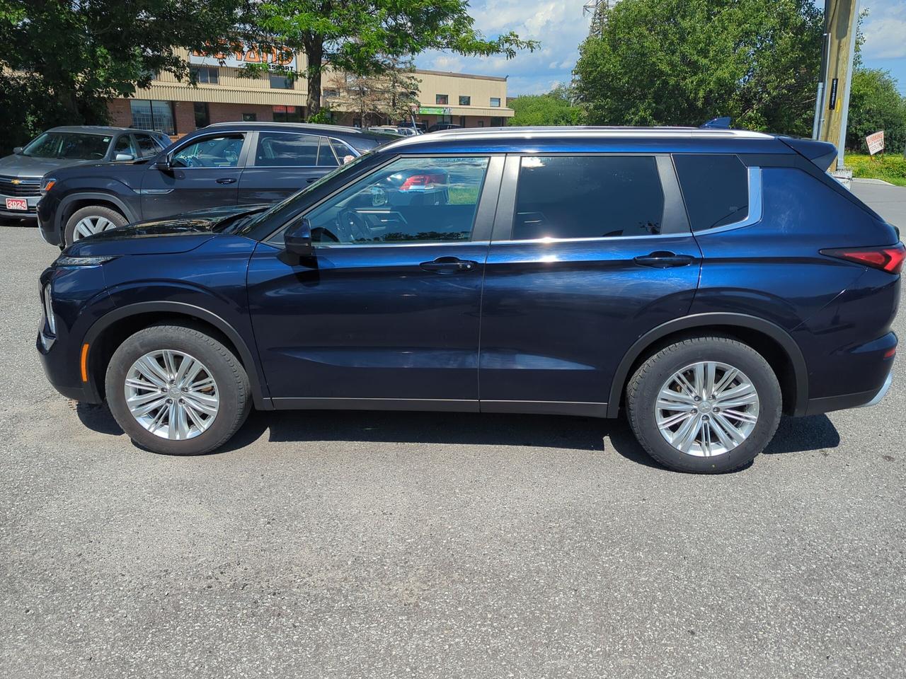 2024 Mitsubishi Outlander SE