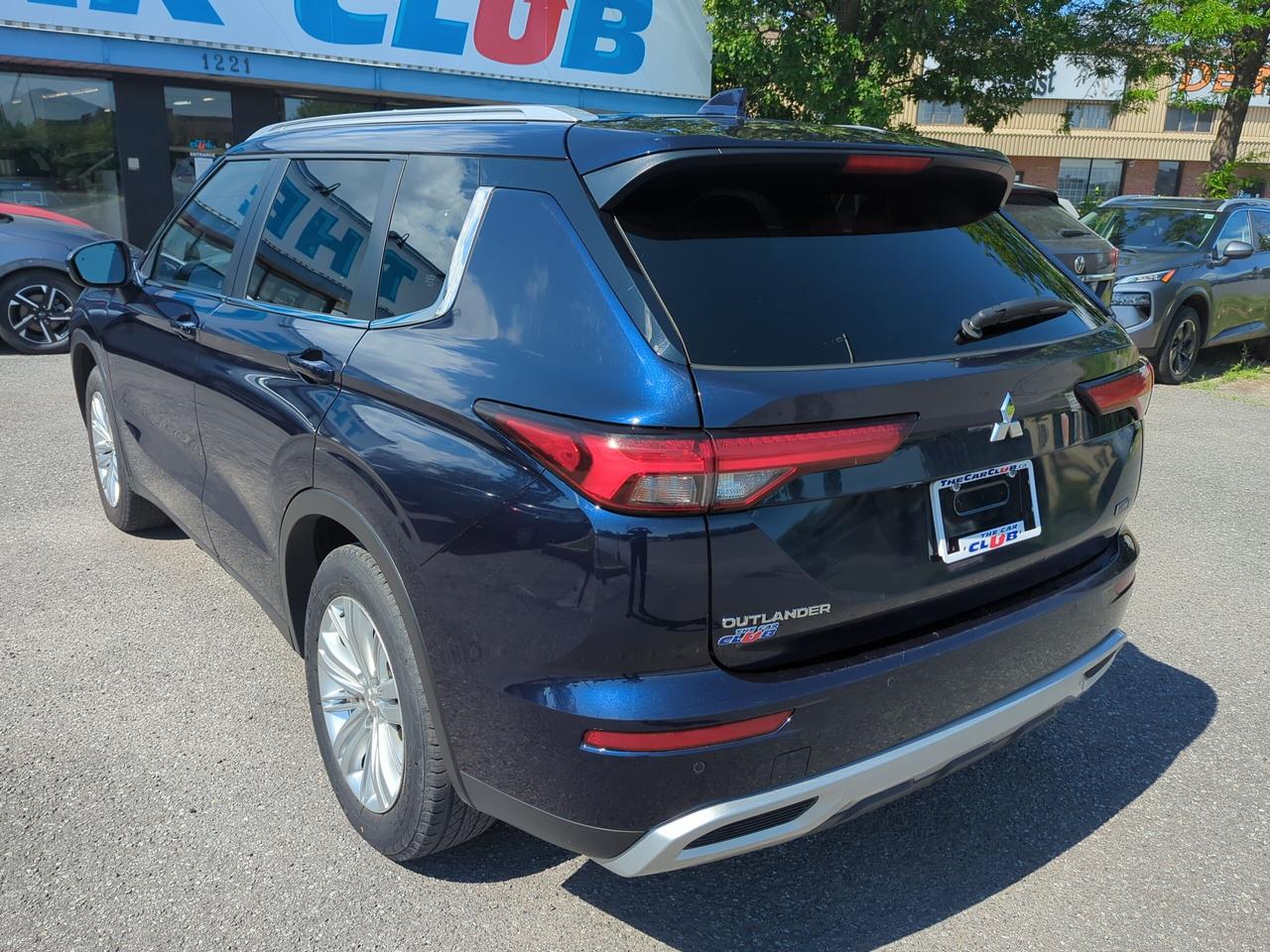 2024 Mitsubishi Outlander SE