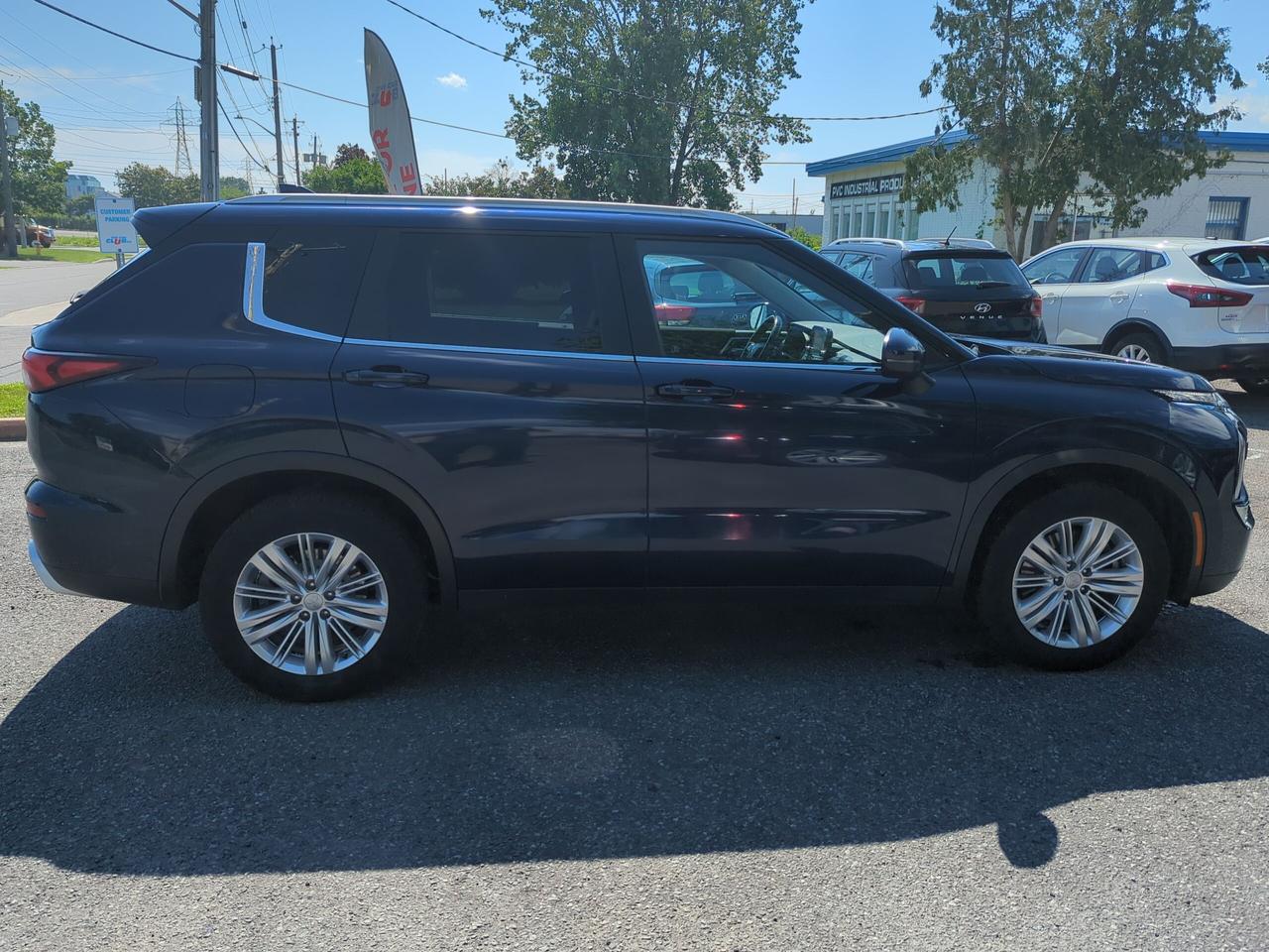 2024 Mitsubishi Outlander SE