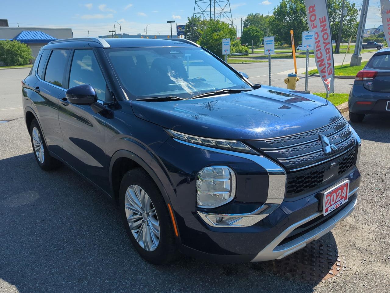 2024 Mitsubishi Outlander SE