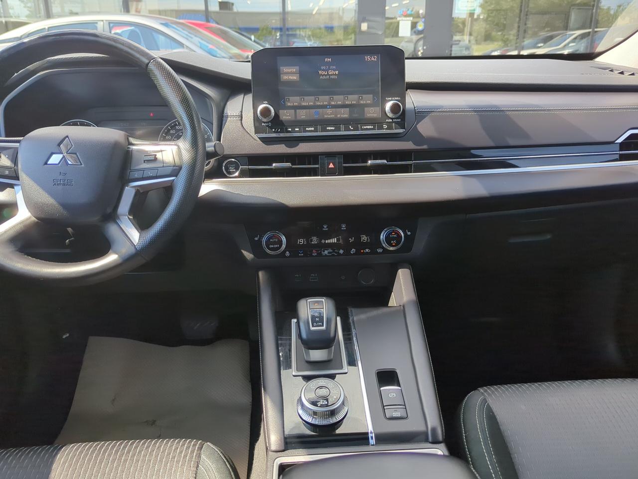 2024 Mitsubishi Outlander SE