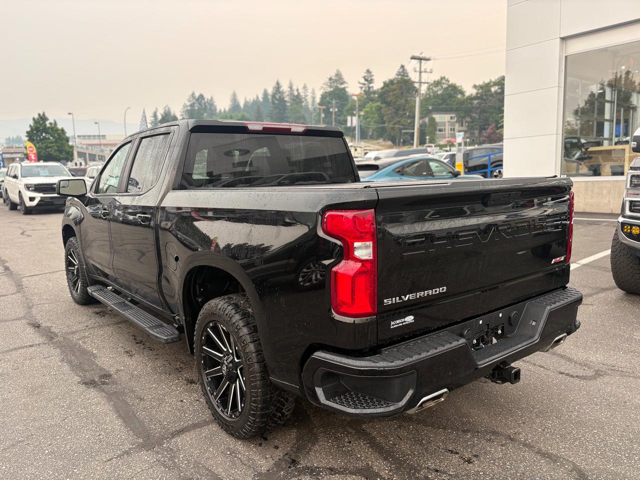 2022 Chevrolet Silverado 1500 LTD RST Photo2