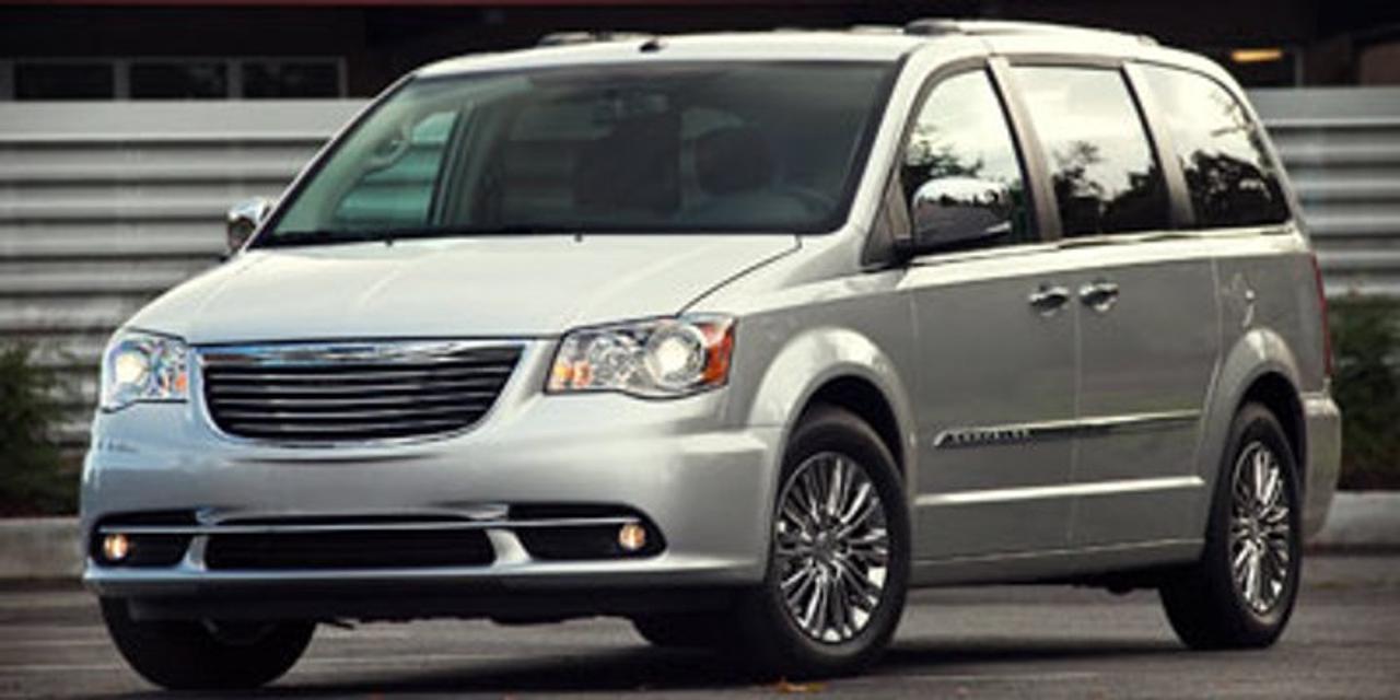 Used 2011 Chrysler Town & Country TOURING for sale in Regina, SK
