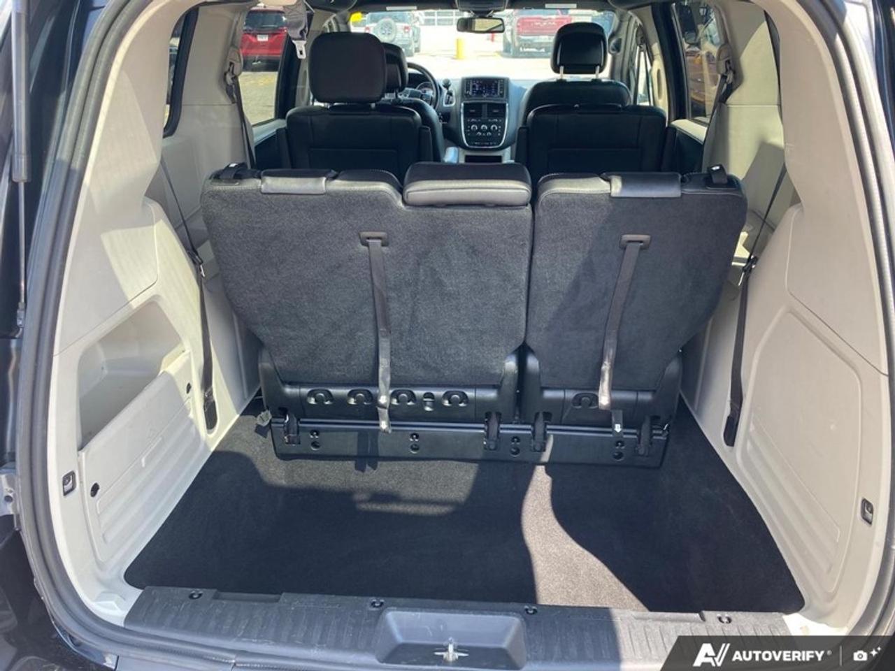 2018 Dodge Grand Caravan SXT Premium Plus  - Aluminum Wheels Photo