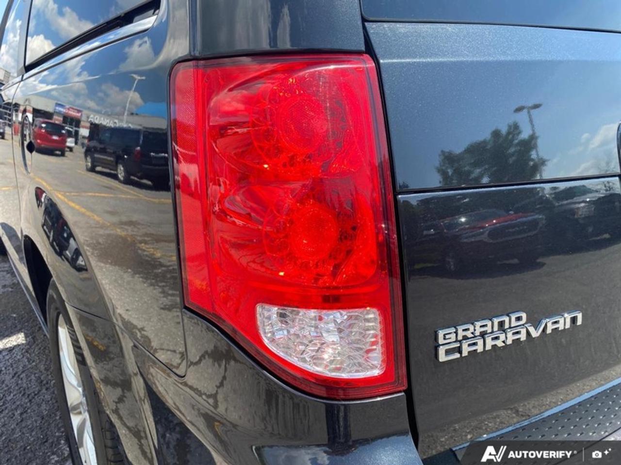 2018 Dodge Grand Caravan SXT Premium Plus  - Aluminum Wheels Photo