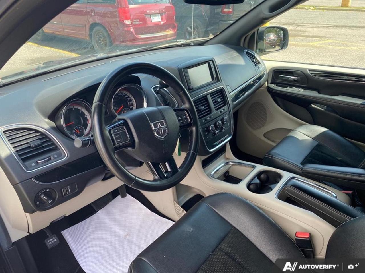 2018 Dodge Grand Caravan SXT Premium Plus  - Aluminum Wheels Photo