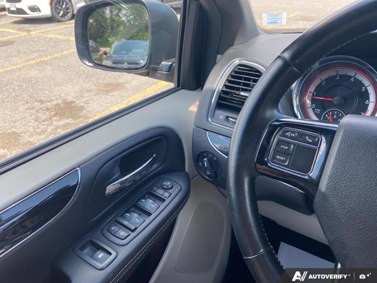 2018 Dodge Grand Caravan SXT Premium Plus  - Aluminum Wheels Photo