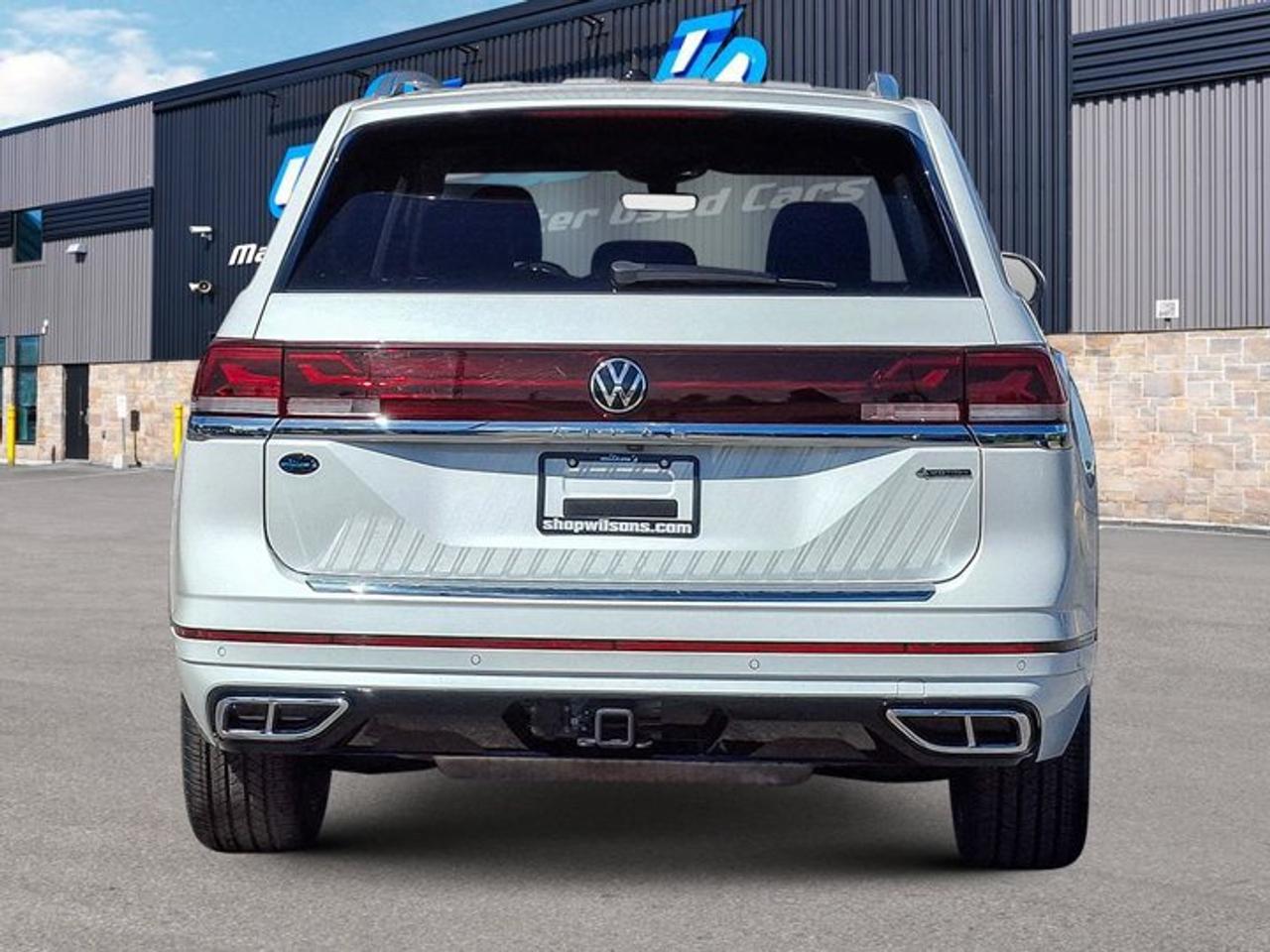 2024 Volkswagen Atlas Execline R-Line AWD | Leather | Pano Sunroof | Heated Seats + Steering | 360 Cam | and More ! Photo