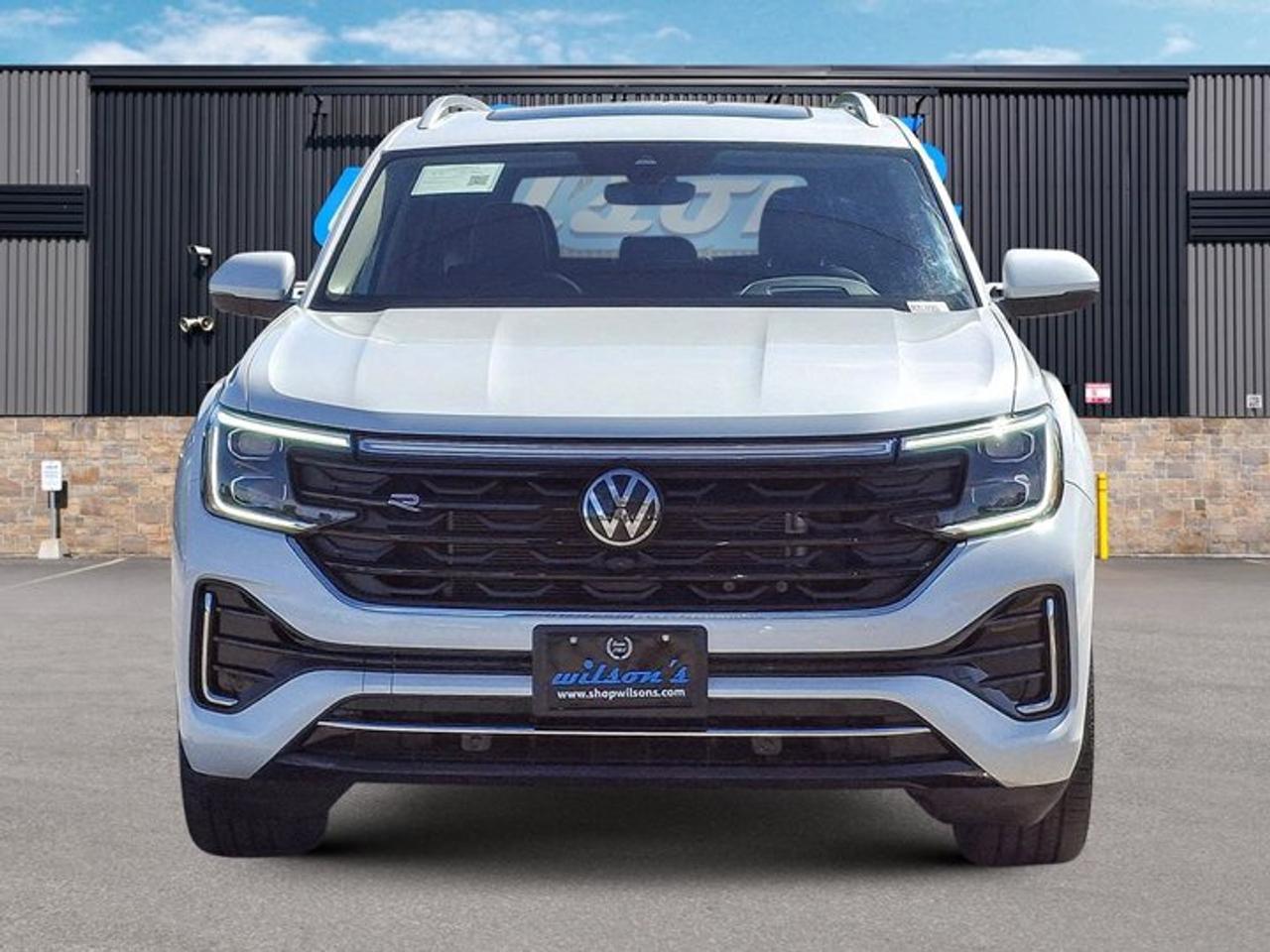 2024 Volkswagen Atlas Execline R-Line AWD | Leather | Pano Sunroof | Heated Seats + Steering | 360 Cam | and More ! Photo