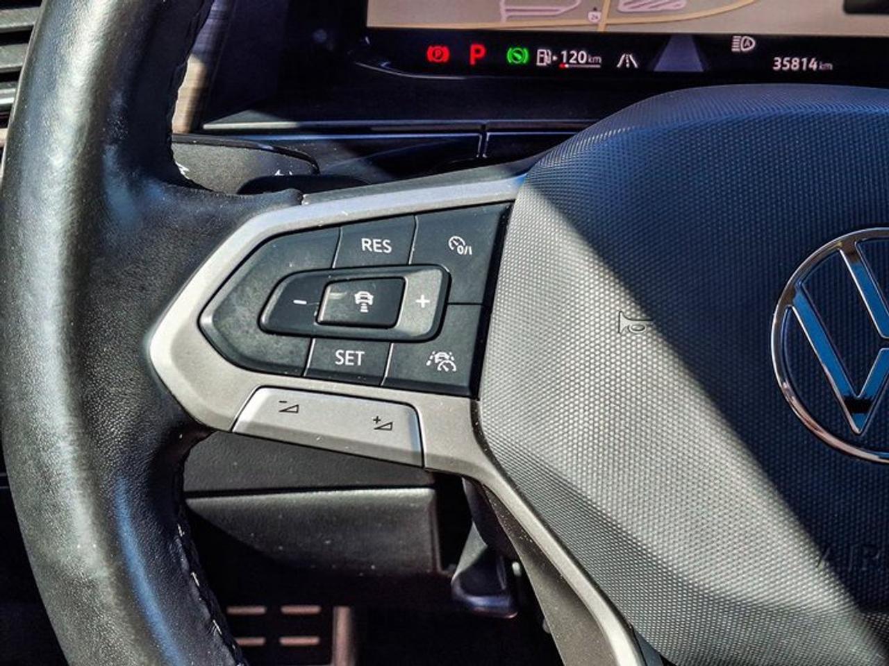 2024 Volkswagen Atlas Execline R-Line AWD | Leather | Pano Sunroof | Heated Seats + Steering | 360 Cam | and More ! Photo